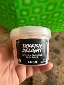 LUSH KITCHEN EXCLUSIVE Turkish Delight Body Polish Kissed by a rose - Picture 1 of 5