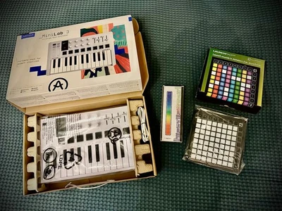Arturia MiniLab 3 Midi Controller Keyboard Weiß und Novation Launchpad mini mk3  - Bild 1 von 4