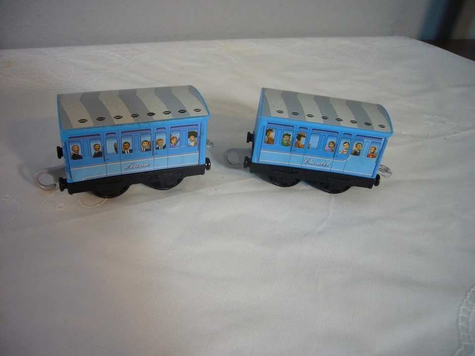 Thomas & Friends Trackmaster Clarabel Annie Entrenadores de Pasajeros Avión Azul Volador Foto 1 de 3