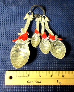 Cuchara medidora Ganz Cardinal plateada esmaltada con percha - Imagen 1 de 4