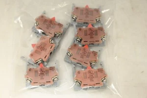 Idec TW-C01 Contact Block, PK 7 - Picture 1 of 5