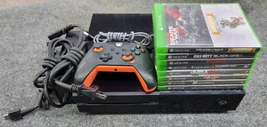 Microsoft Xbox One 1540 500GB Konsole mit Controller, Kabeln und 8 Spielen - Bild 1 von 12