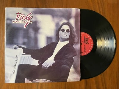 RICKY MARTIN - ME AMARAS [LP VINYL] COLUMBIIA 1993 Colombia Rare 🔥 - Image 1 of 4