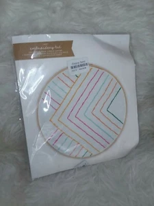 Embroidery Kit MBD Slotted Turner Multi-Color - Picture 1 of 4