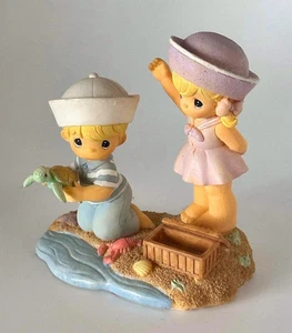 Seltene Rarität Precious Moments Junge Mädchen Meeresschildkröte Ozean Strand Rettung Szene 💝 - Bild 1 von 3