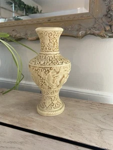 Vintage handgeschnitzte japanische chinesische Szenen Harz Vase - Bild 1 von 7