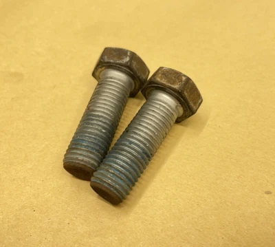 Pernos de montaje de pinza de freno trasero OEM Mercedes Benz herrajes x2 Foto 1 de 4