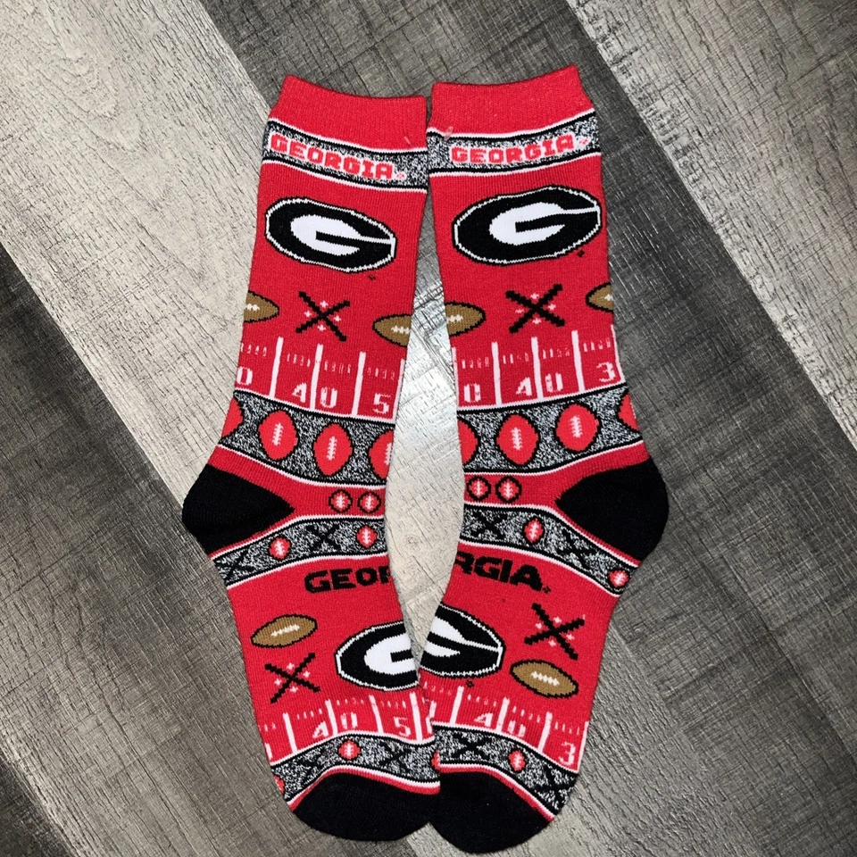 GEORGIA BULLDOGS NCAA COLLEGE TEAM LOGO THICK FOOTBALL FIELD CREW SOCKS LARGE - Image 1 of 1