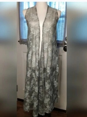 Cárdigan plumero LulaRoe Joy largo sin mangas de encaje abierto talla XS USADO EN EXCELENTE ESTADO Foto 1 de 4