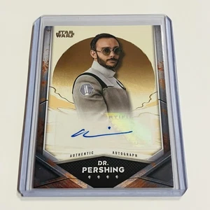 Autógrafo Topps 2021 SW The Mandalorian S2 Dr. Pershing Omid Abtahi - Imagen 1 de 3