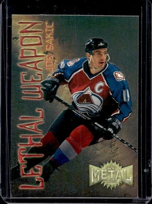 1996-97 Fleer Metal Universe Joe Sakic Armas letales Superpoder #16 Avalancha Foto 1 de 2