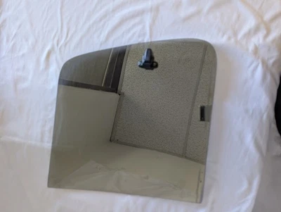 Toyota Land Cruiser 1991-1997 Rear third row seat Sliding Window Driver rear - Изображение 1 из 4