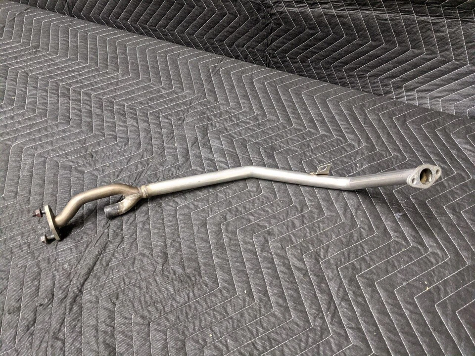 BMW E31/E38 7-Series 8-Series M73 V12 Emission Control Air Intake Tube Cylinders - Изображение 1 из 4