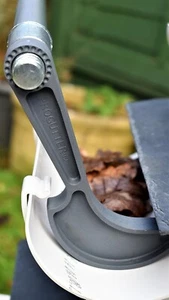 Gutter Cleaning Scraper Tool - Half Round, Fits Extension Poles, Grey, 21cm - Picture 1 of 4