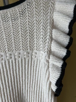 Jodifl Detallado Crema/Negro Crochet Suéter Chaleco con Mangas Cortas con Volantes Talla M Foto 1 de 4