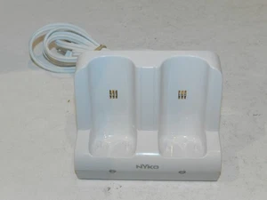 OEM Nyko 87000-A50 Charging Docking Station for Nintendo Wii Remote - Picture 1 of 2