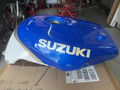 Suzuki GSXR750 1993 tanque de combustible de gasolina Foto 1 de 4