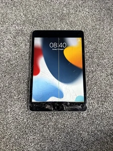 Apple iPad mini 4 A1538 Grey Wi-Fi 128GB 7.9” Screen Tablet Cracked Line Display - Picture 1 of 5