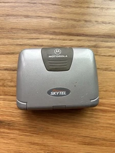 MOTOROLA TIMEPORT A06HB5806AJ 2 WAY PAGER W/CLIP HOLDER UNTESTED AS IS CLEAN - Photo 1/4