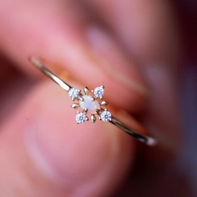 Anillo de ópalo delgado Sunburst pequeña banda delgada anillo midi ópalo de fuego regalo diario de cumpleaños Foto 1 de 4