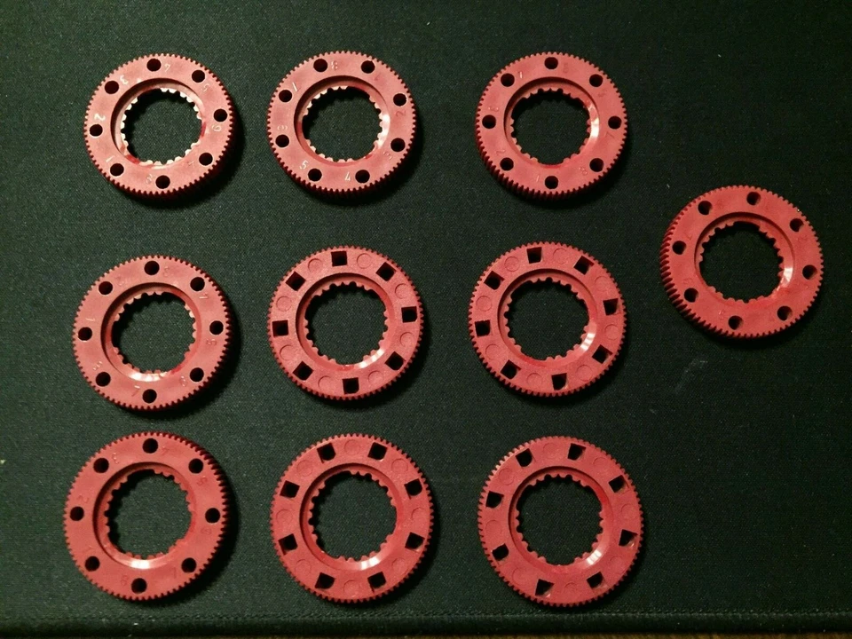 Lot of 10 Fischertechnik : 32117 Red Gear rotary switch with teething - Image 1 of 4