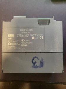 PLC Siemens SIMATIC s7 300  6ES7 322-1BL00-0AA0 Digital Output - Foto 1 di 2