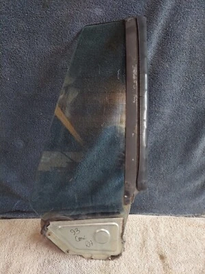 Cuarto de 1/4 ventana cristal Ford Mustang GT convertible 1983-1993 pasajero diestro Foto 1 de 3