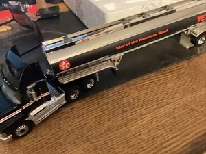 Franklin Mint " The Ultimate" Texaco Mack Tanker Truck 1:43 Mack CH613 Read. - Picture 1 of 10