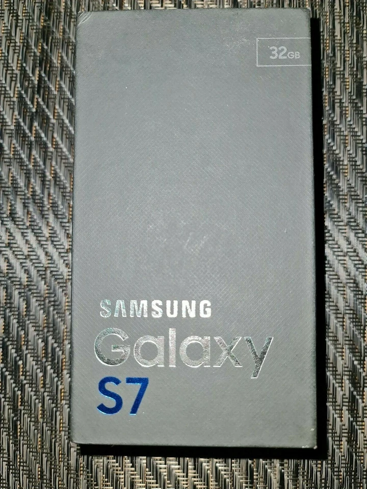 Samsung Galaxy S7 Duos SM-G930BK 32GB - Bild 1 von 4