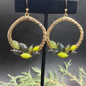 Vintage Ohrringe Gold Creolen mit grünem Ombre Strass Verzierung - Bild 1 von 7