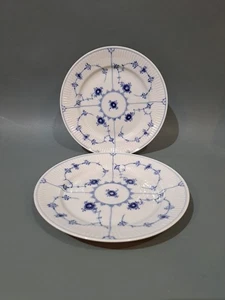 2 platos de postre acanalados Royal Copenhagen porcelana azul encaje - Imagen 1 de 7