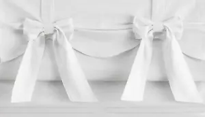 Pottery Barn Kids Evelyn Bow Volant kabellos Verdunkelung römischer Schirm, weiß, 44x64 - Bild 1 von 2