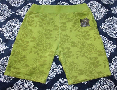 Pantalones Cortos para Sudar UNDFTD Invictos Verde Floral Planta Camuflados Para Hombre GRANDES Hypebeast Foto 1 de 4