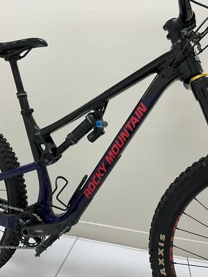 Rocky Mountain Altitude A30  SIZE: M - image 1 of 4