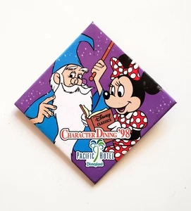 Comedor de personajes de Disney Disneyland '98 Pacific Hotel con botón Minnie y Merlín - Imagen 1 de 2
