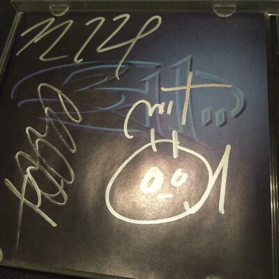 FIRMADO 311 - CD debut autógrafo Foto 1 de 4