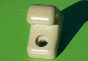 TOYOTA COROLLA 84-87 SUNVISOR HOLDER CLIP 74348-32010-08 OEM IVORY LAND CRUISER - Bild 1 von 9