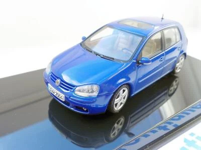+ VOLKSWAGEN VW Golf 5 Modellino 4 Porte in 1:43 di Autoart *** Blu *** - Immagine 1 di 3