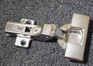 Blum 70T559-01.01 Self Closing Cabinet Hinge w/Mounting Base Plate 175H713-02.01 - Picture 1 of 5