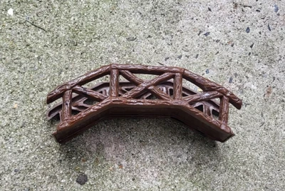 Plasticville Scenery  Log Pedestrian Pond Bridge 0 Gauge - Image 1 of 3