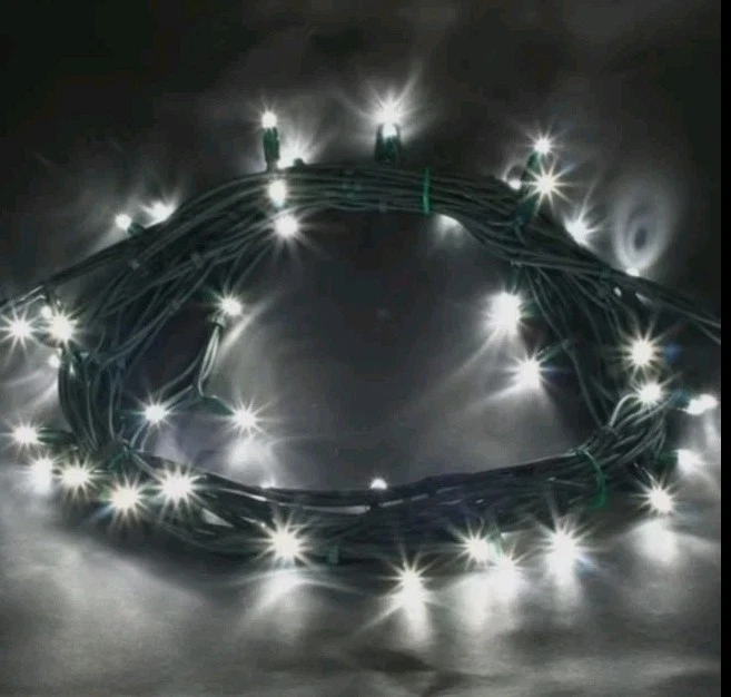 Outdoor Waterproof Christmas Lights  200 Bulbs 20m - Image 1 of 1