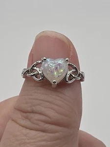 Simulierter Opal Herz keltische Kunst Ring Größe 8 - Bild 1 von 4