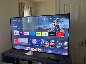 32" JVC SMART FULL HD FREEVIEW HD LED TV WITH ORIGINAL STAND & REMOTE CONTROL - Picture 1 of 2