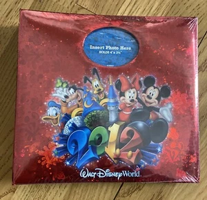 Disneyland Walt Disney World 2012 Photo Album Holds 200 4" x 6" Photos New - Picture 1 of 6