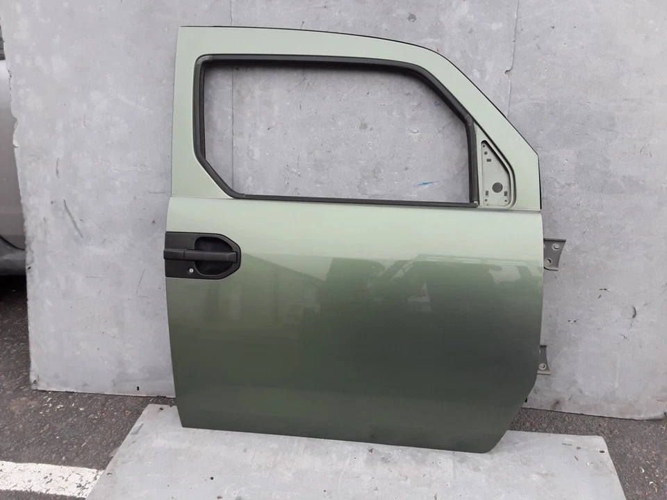 2003-2005 Honda Element Front Right Passenger Door Shell Green OEM NO SHIPPING - Image 1 of 4