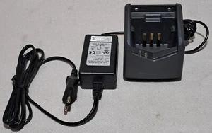 Cargador Sailor CH3505 VHF con fuente de alimentación Wheelmark 2016 - Imagen 1 de 8