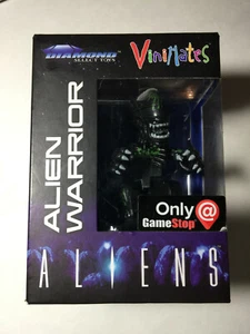 Vinimates DIAMOND SELECT TOYS Green Blood Alien Warrior Vinyl Figure  - Picture 1 of 6