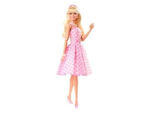 Barbie The Movie Bambola Barbie In Pink Gingham Dress Mattel - Imagen 1 de 5