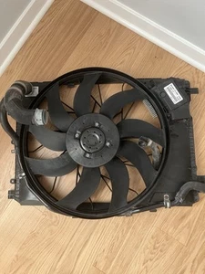 2014 MERCEDES BENZ SL550 R231 4.7L RADIATOR FAN ASSEMBLY + MOTOR + HOSES - Picture 1 of 4