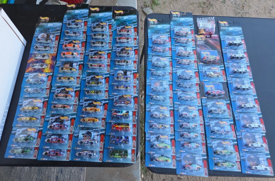 Lot of 80 Hot Wheels 1:64 Diecast: 1999 RACING Nascar Deluxe Kyle Petty - Image 1 of 4